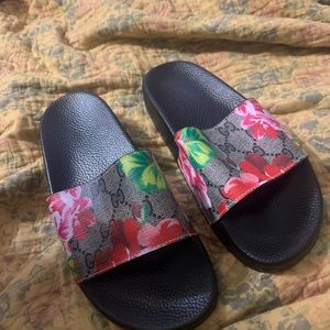 GG inspired size 7 floral slides